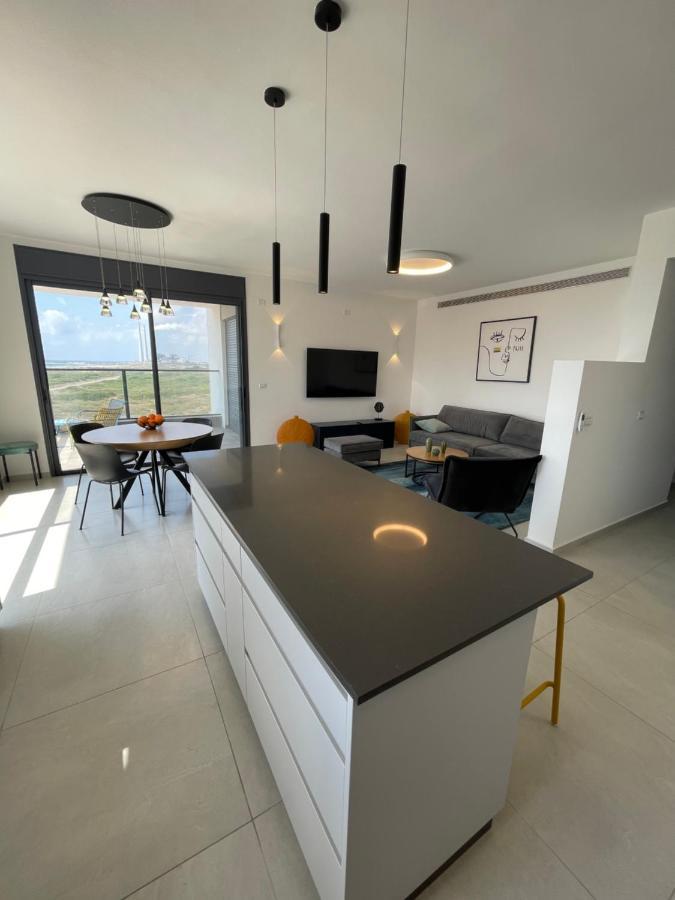 #דירת יוקרה על הים Sunset Beach Apartment# Givat Olga Exterior photo