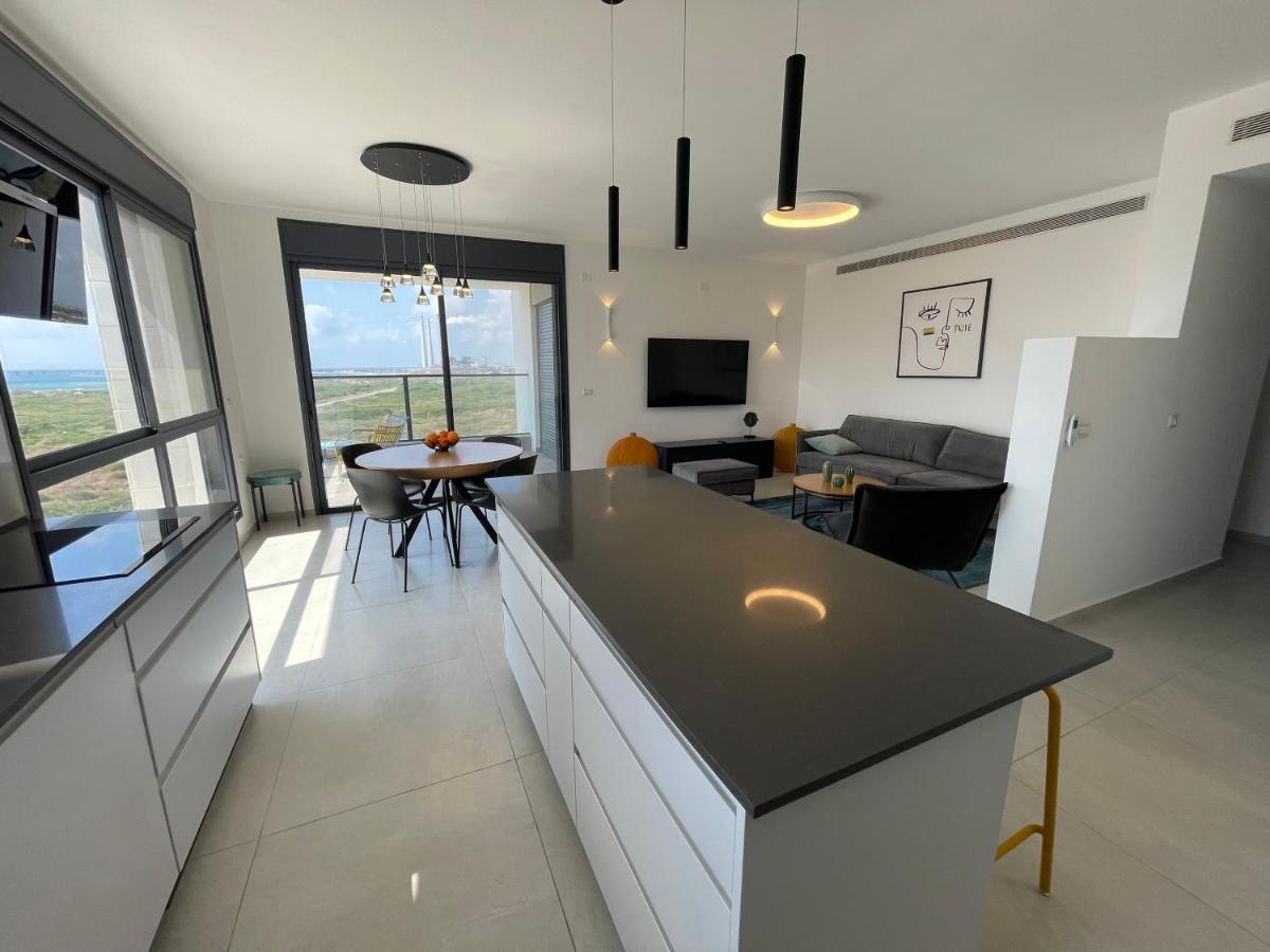 #דירת יוקרה על הים Sunset Beach Apartment# Givat Olga Exterior photo